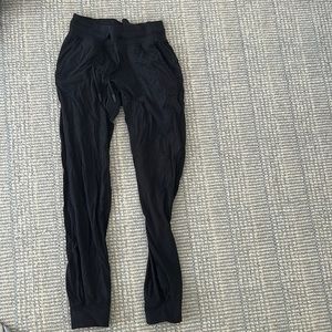Lulu jogger leggings